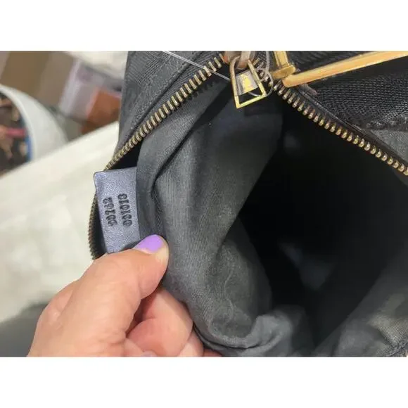 GUCCI GG 90762 MESSENGER BAG PURSE (pu220